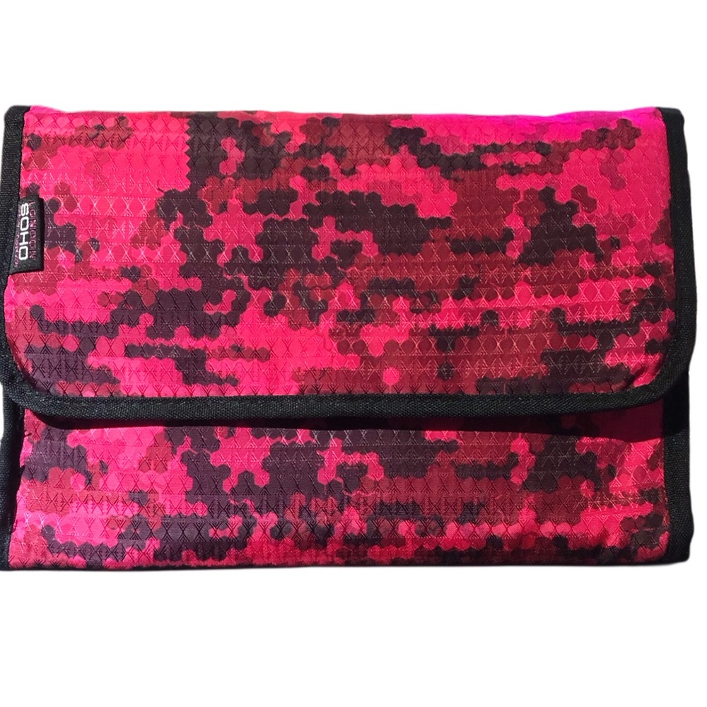 London Soho Pink/ Black Print Hanging Travel Essential Bag NWOT
